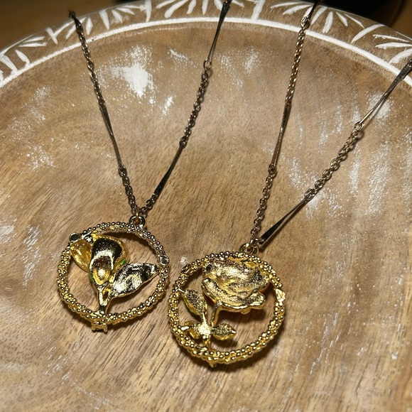 Vintage Green Calla Lilly & Red Rose Flower Gold Tone Necklaces - Picture 6 of 14